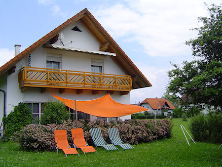 Gstehaus-Ferienwohnungen Karner, szlls Frstenfeld