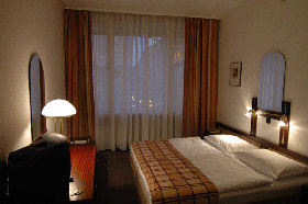 Hotel-Pension Continental - !  MAGYARUL BESZLNK  !, szlls Wien