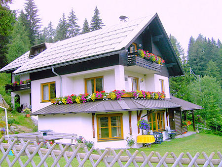 Unterkunft Ferienhaus FRITZ - Das Ferienhaus direkt an der Schipiste und Wandergebiet, Nassfeld